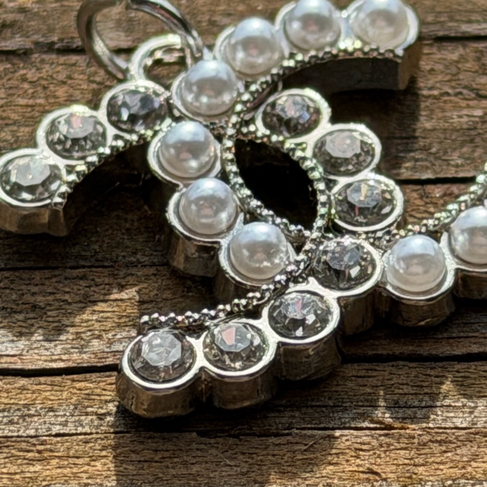 Elegant Silver and Pearl Pendant STAMPED CHARM - Picture 2 of 5